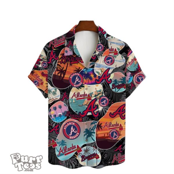 Atlanta Braves Retro Summer Pattern Hawaiian Shirt Product Photo 2