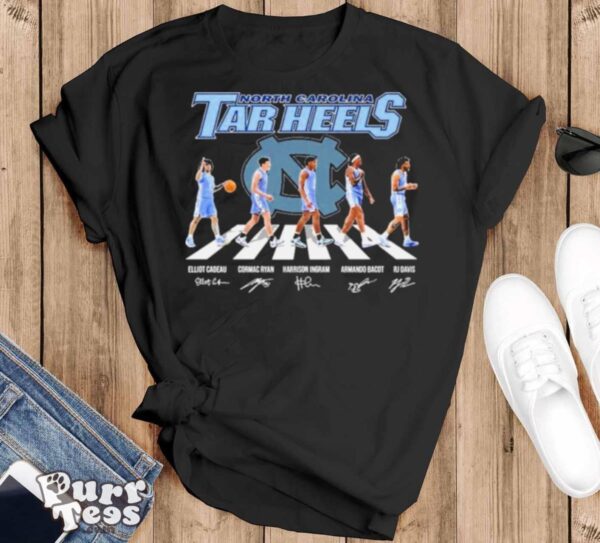 UNC Tar Heels Basketball Abbey Road Cadeau Ryan Ingram Bacot And Davis Signatures Shirt - Black T-Shirt